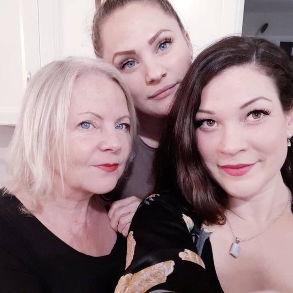 Meet your Posher, Angelina - Picture 1 of 1